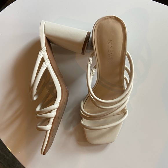 Nine West straps heels - Picture 2 of 4